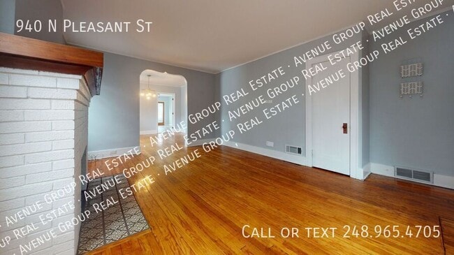 Building Photo - 940 N Pleasant St