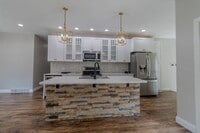 Building Photo - Rent the Dream – Stylish 4-Bedroom Home!