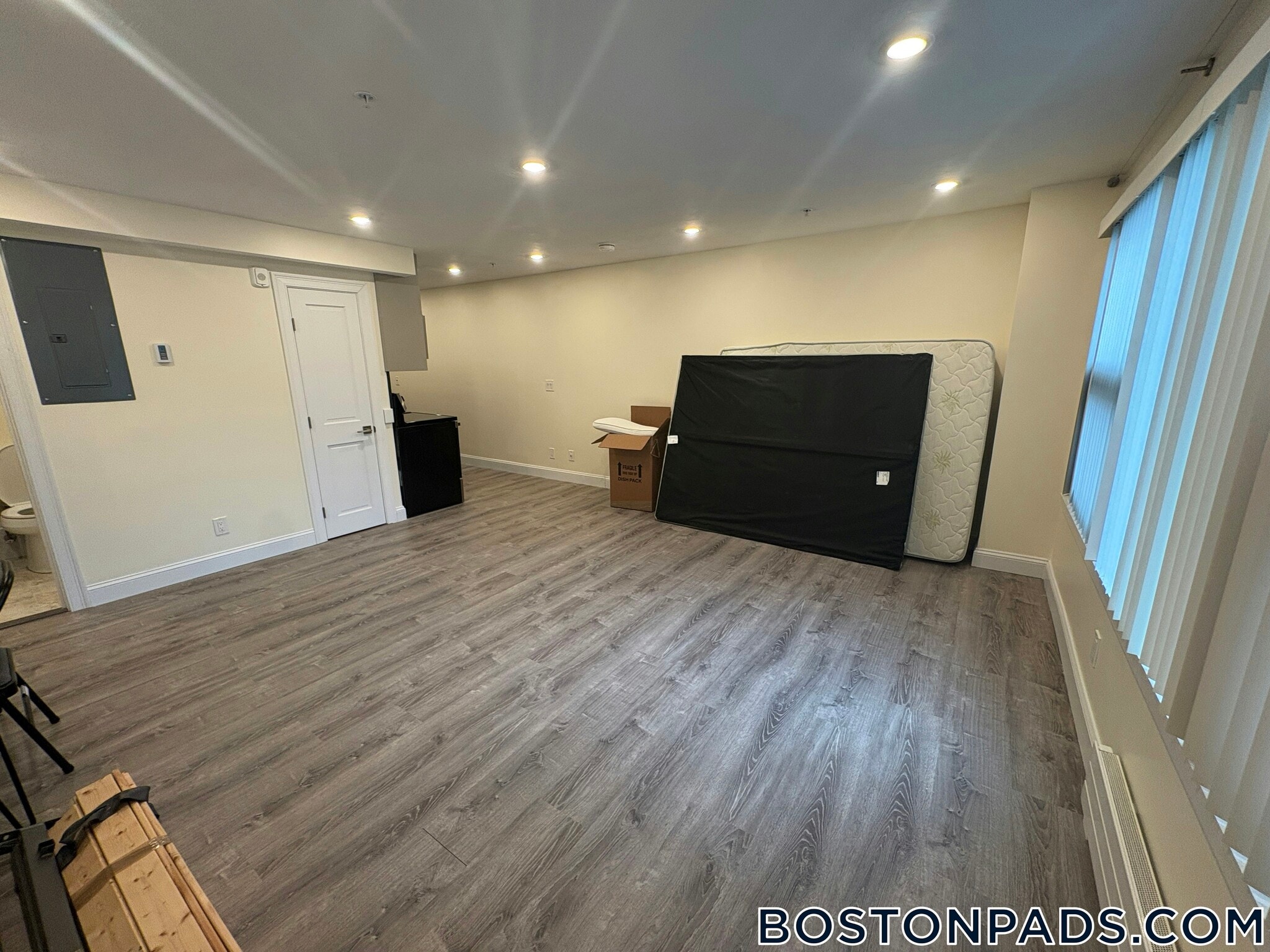 Building Photo - 1028 Commonwealth Ave