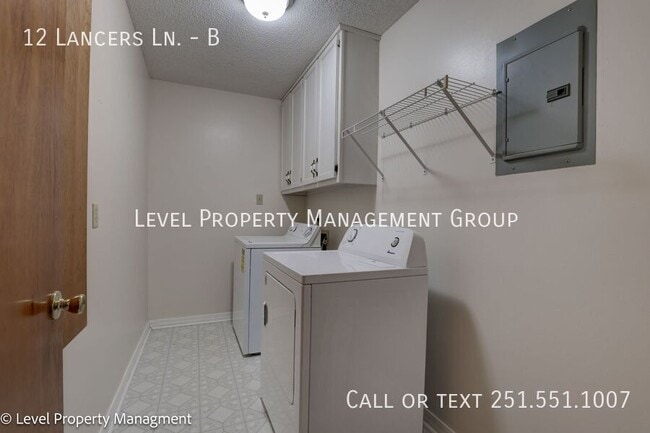 Building Photo - 12 Lancers Ln