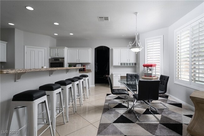 Building Photo - 10725 Bernini Dr