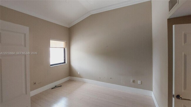 Building Photo - 255 Poinciana Island Dr