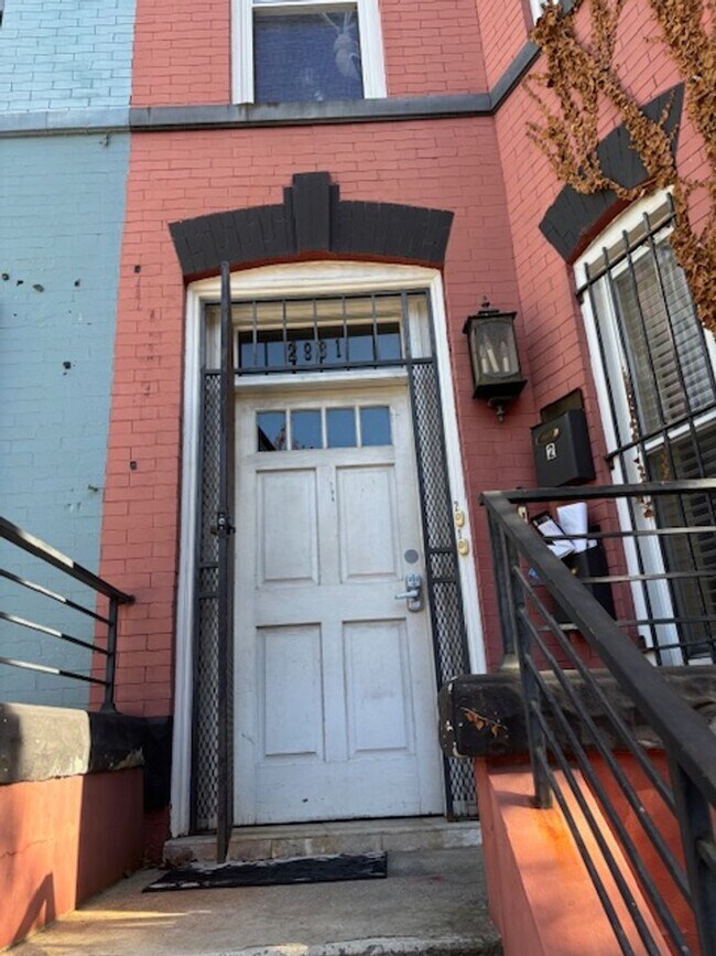 Building Photo - 2831 11th St NW