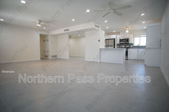 Building Photo - 4573 Bobolink Way