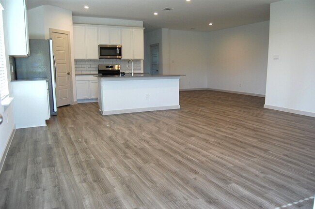 Building Photo - 7702 Sleek Flock Ln