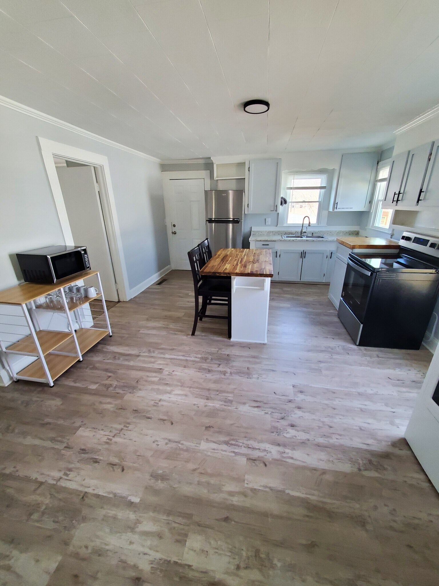 Building Photo - 607 Hillside St