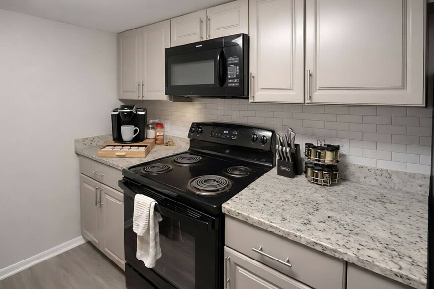 Building Photo - 3013 Northridge Dr