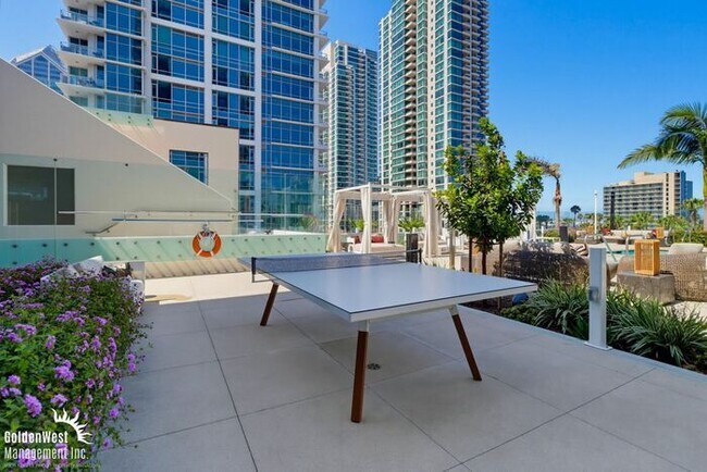 Building Photo - Modern 2Bdm 2Ba Condo with Stunning Bay Views in Savina Downtown San Diego!