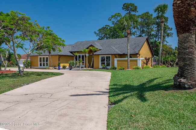 Building Photo - 3789 Peacock Dr