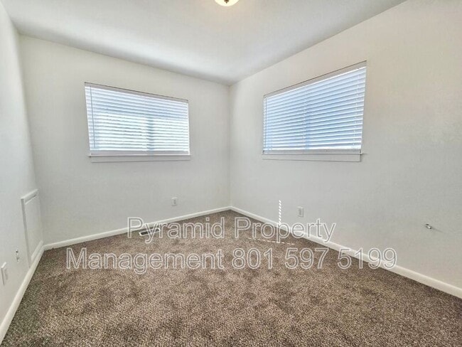 Building Photo - 1347 W 700 S