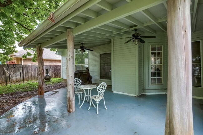 Building Photo - 301 Gulfstream Dr