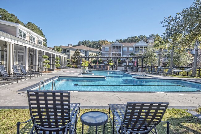 Building Photo - 1602 Basildon Rd