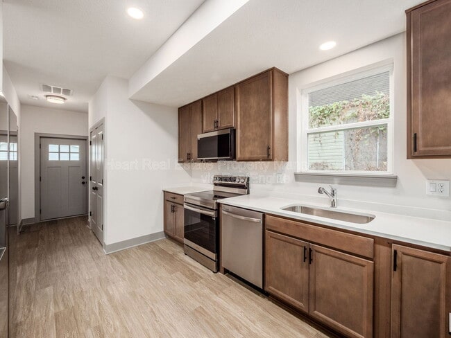 Building Photo - 1128 Geers Ave