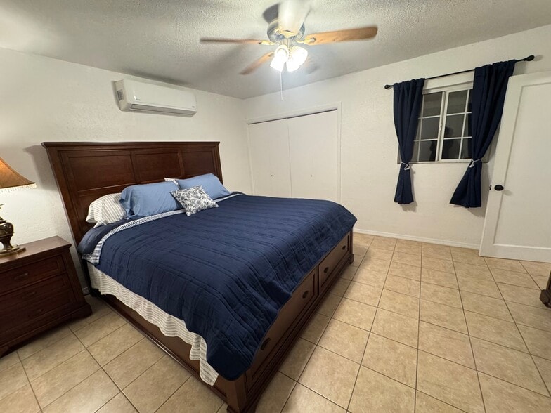 Building Photo - 608 Alicia Dr