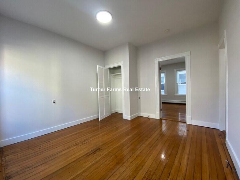 Building Photo - 2 Greenwood Ter