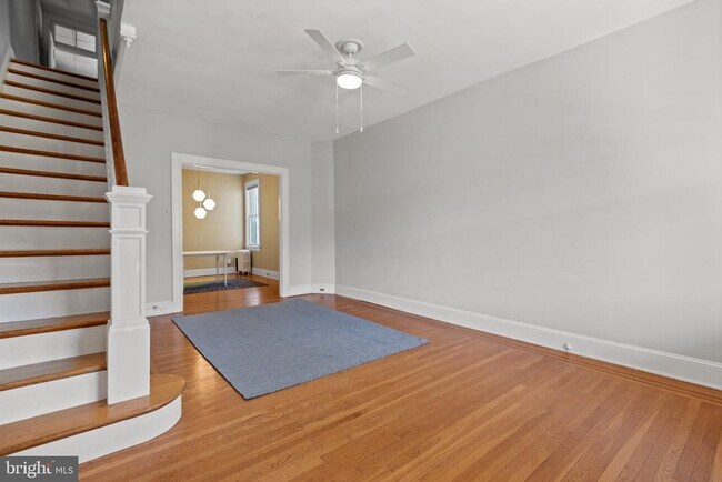 Building Photo - 1228 W 37th St