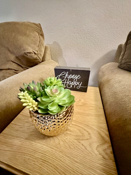 Building Photo - 471 Rosewood Ave