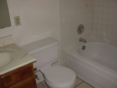 Building Photo - Spacious 2 bedroom 2 bath Townhouse near B...