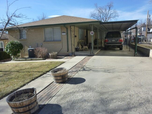 Building Photo - 2955-2959 Newton St