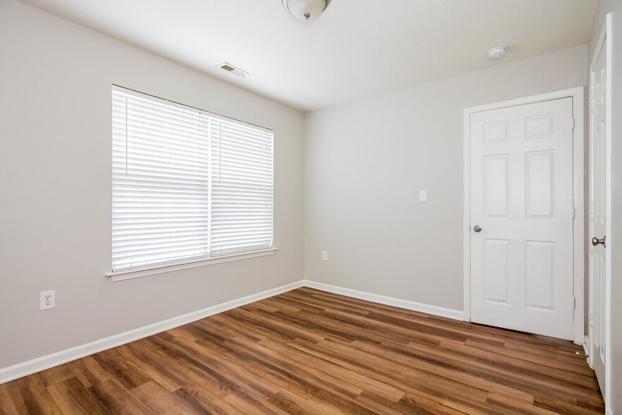 Building Photo - 2231 Gooseberry Rd