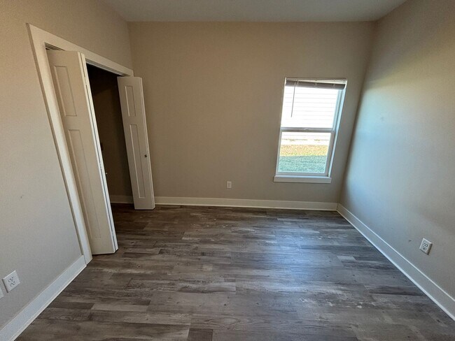 Building Photo - 2835/37 W 55th