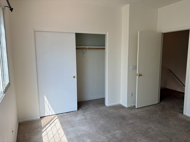 Building Photo - 455 S Mesa Dr
