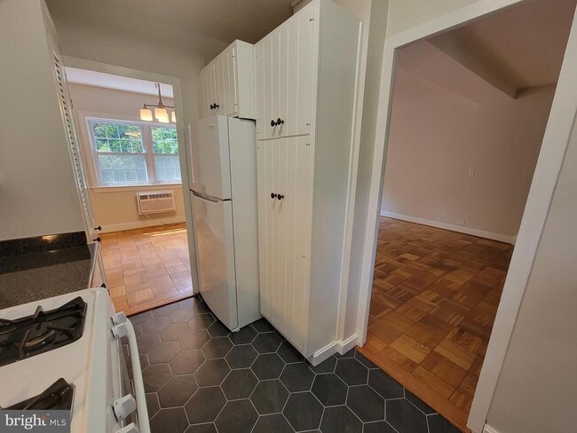 Building Photo - 3472 Gunston Rd
