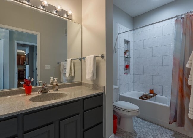 Building Photo - 545 N 1st St