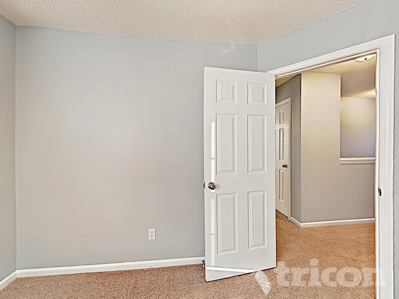 Building Photo - 208 E Waverly Pl Ct