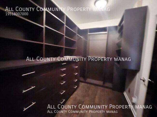 Building Photo - 43 Los Indios