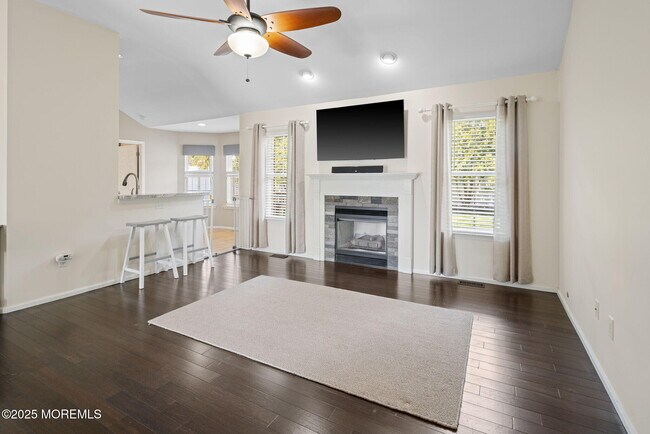 Building Photo - 148 Mizzen Ave
