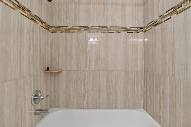 Building Photo - 2900 Cove Cay Dr