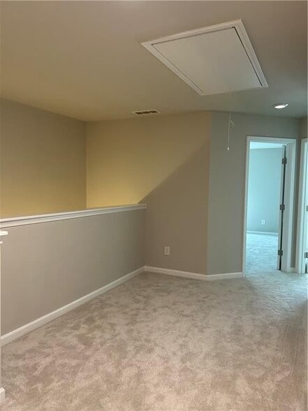 Building Photo - 205 Ridge Valley Dr