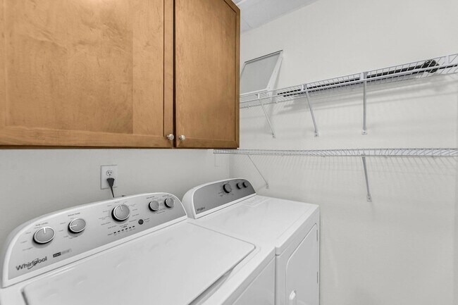 Building Photo - 266 Alexandra Dr