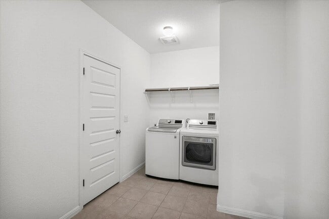 Building Photo - 405 Arrowhead Vine St