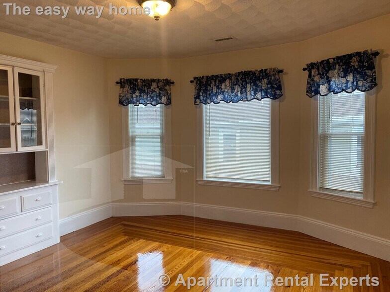 Building Photo - 188 Harvard St