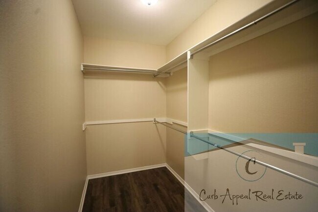 Building Photo - Move in special $800!! Beautiful 3 bed / 2 bath home - Nettleton!!