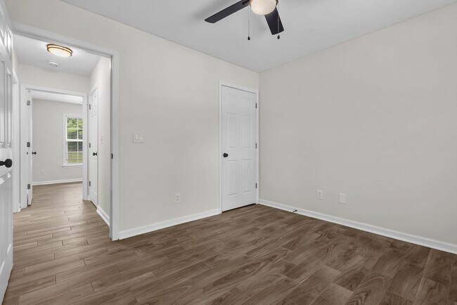 Building Photo - Forest Park