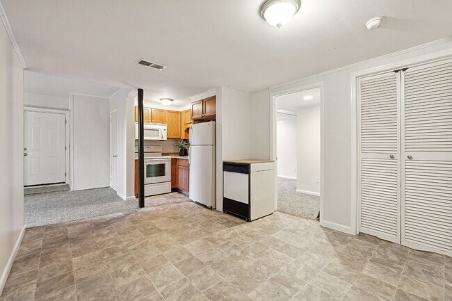 Building Photo - Modern Comfort Meets Prime Atlanta Location – Schedule Your Tour Today!
