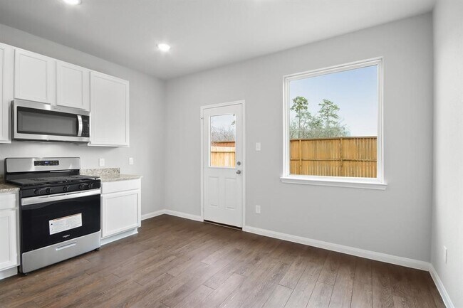 Building Photo - 1421 Mount Bassie Trl