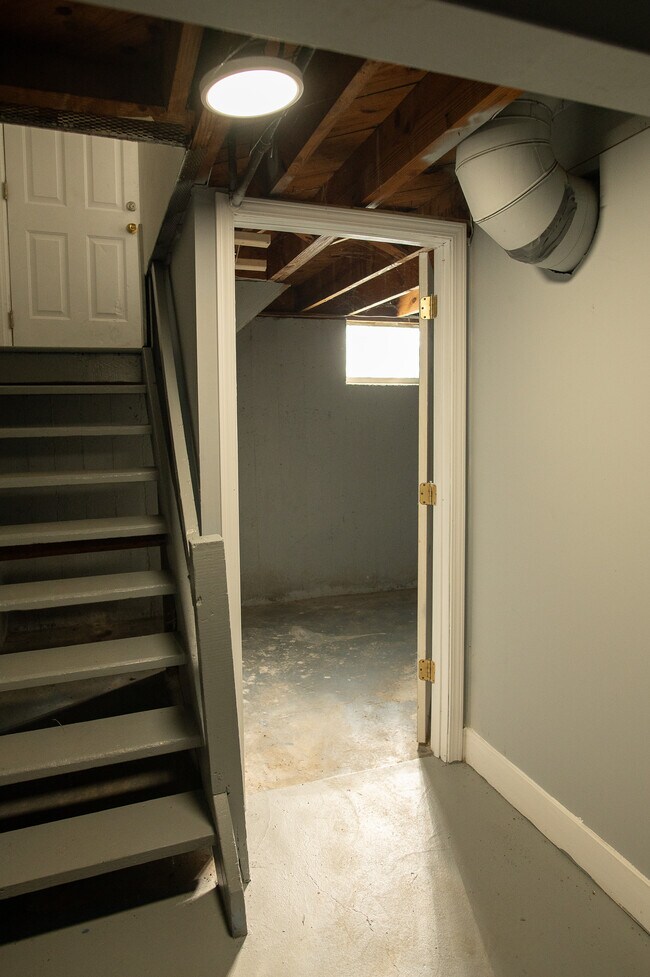 Building Photo - 3668-3674 Karwin Dr