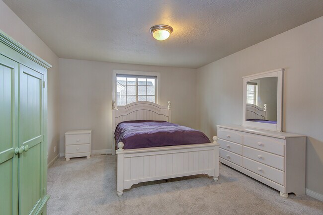 Building Photo - Beautiful Home In Hidden Springs