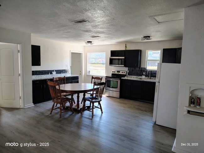 Building Photo - 304 E Freeman St