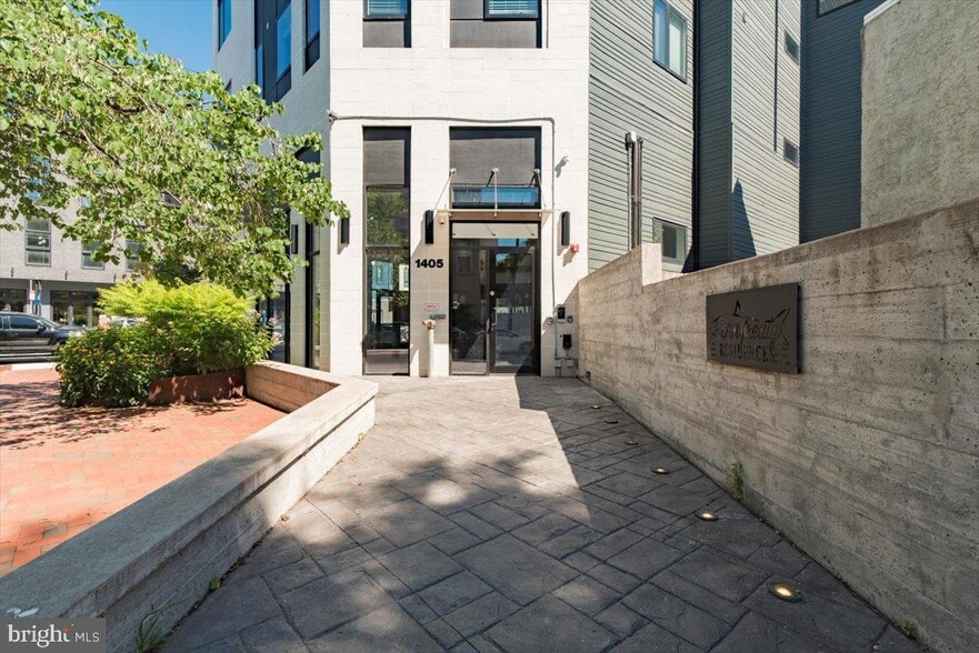 Building Photo - 1405 Frankford Ave