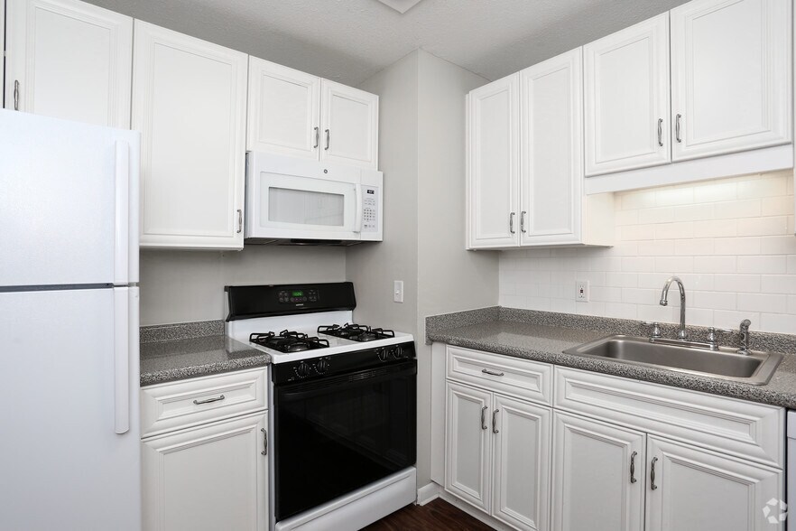 Farmington Line Apartments 950 Farmington Ave New Britain CT 06053