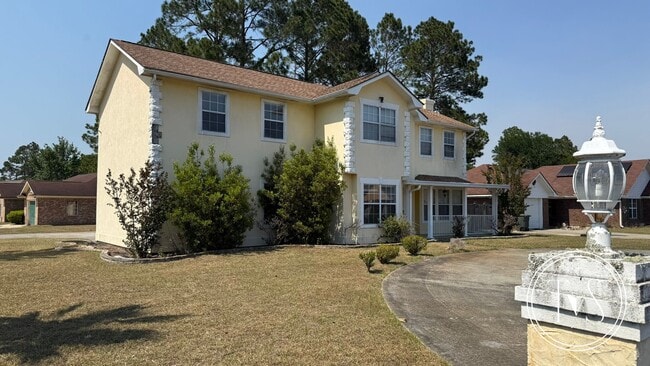 Building Photo - 1909 Stonehenge Dr