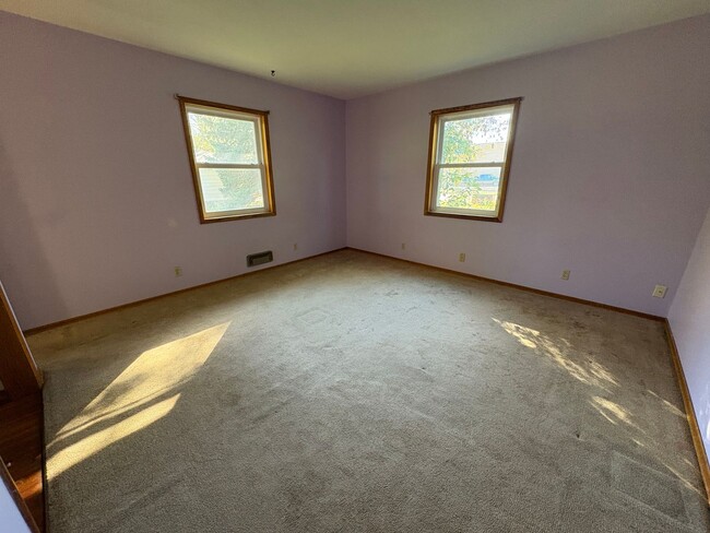 Building Photo - 2 Bed 2 Bath for $1,300!