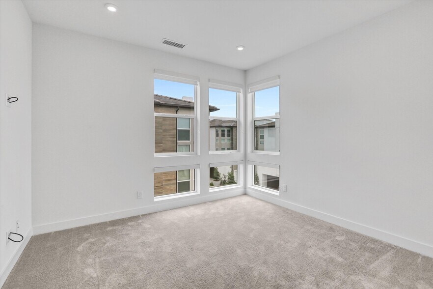 Building Photo - 2618 Everly Dr