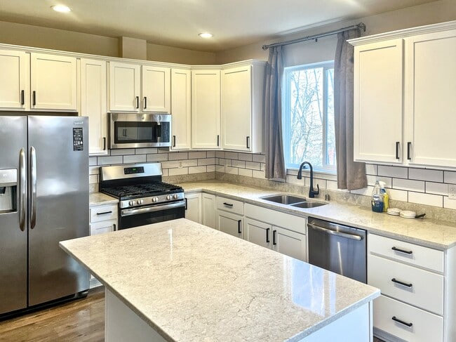 Building Photo - 5569 Big Bear Wy