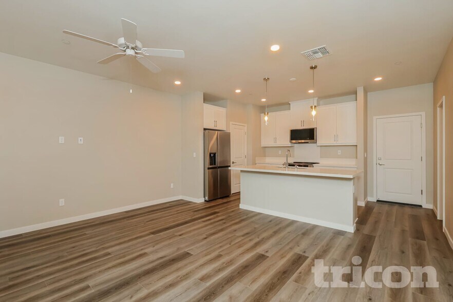 Building Photo - 10564 Vina Ct